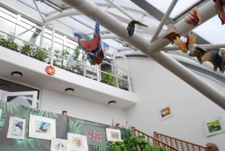 Motýlí čas, foyer skleníku Fata Morgana Botanické zahrady hl. města Prahy v Troji (2022)